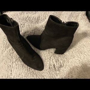 Pointy heel black booties